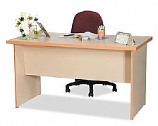 שולחן משרדי בגודל 140*70 ס"מ